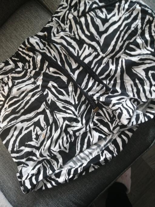Buy & Sell West Midlands Wolverhampton - Photos for ladies size *16* (Small mark on pocket)