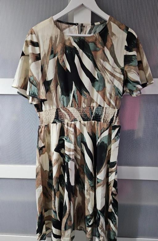 Buy & Sell Weston Point Halton - Photos for NEW size L (12-14) SHEIN dress