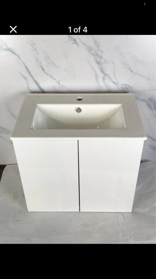 Buy & Sell West Yorkshire Kirklees - Photos for BATHROOM SINK WITH UNIT