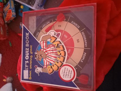 Buy & Sell Kent Folkestone and Hythe - Photos for bullseye game with quiz book