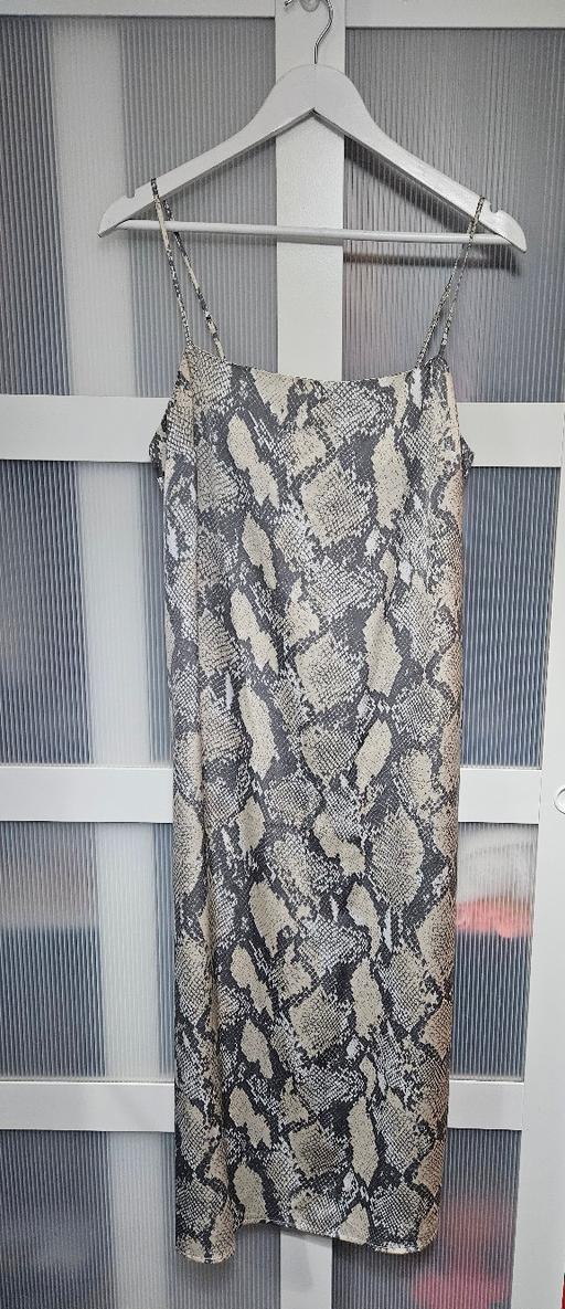 Buy & Sell Weston Point Halton - Photos for Size M H&M silky dress