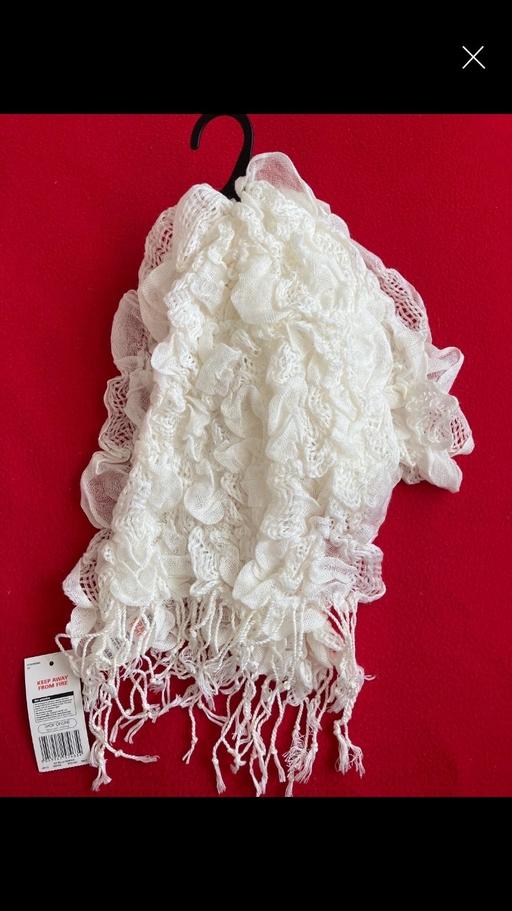 Buy & Sell West Midlands Sandwell - Photos for Ladies Cream Scarf