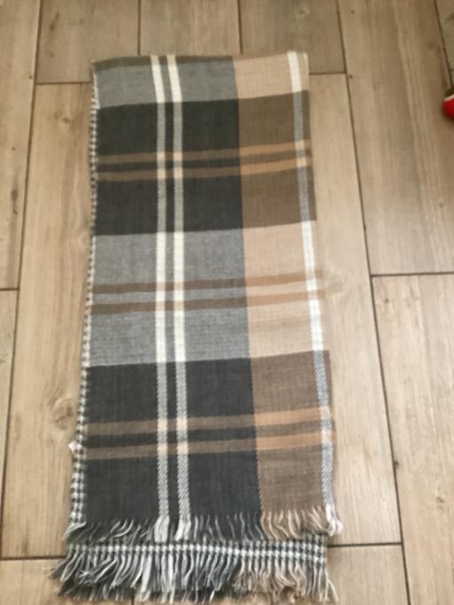 Buy & Sell Merseyside Knowsley - Photos for Large wool scarf never used