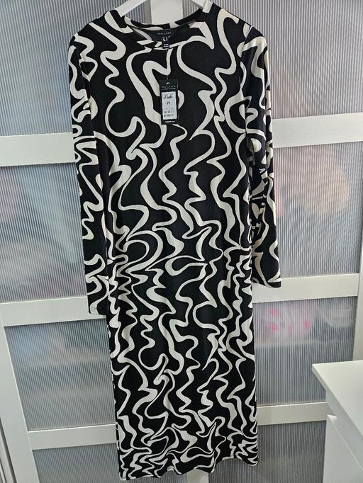 Buy & Sell Weston Point Halton - Photos for 🌟NEW🌟 Size M NEW LOOK long dress
