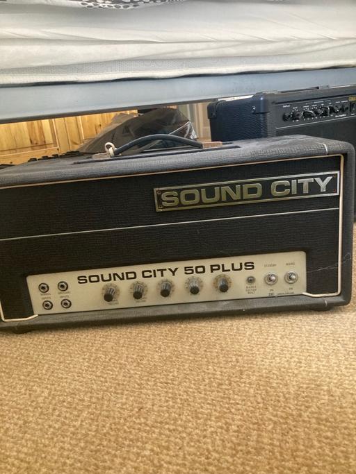 Vehicles Barking and Dagenham Dagenham - RM9 - Photos for Sound city 50watt valve amp