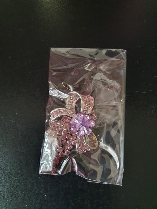 Buy & Sell Upper Gornal Dudley - Photos for diamante brooch NEW