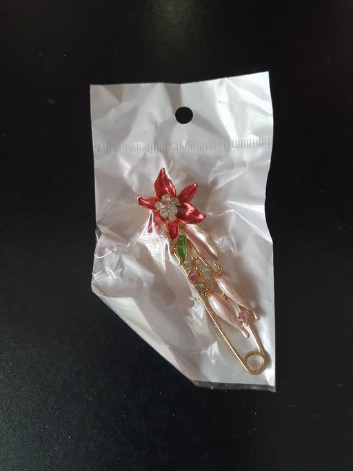 Buy & Sell Upper Gornal Dudley - Photos for diamante brooch NEW