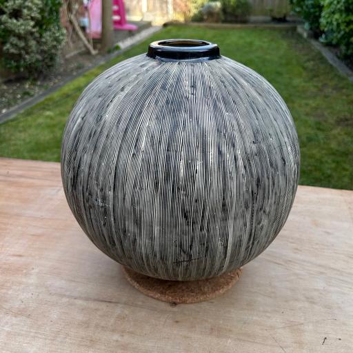 Buy & Sell Leicestershire Charnwood - Photos for Round Vase