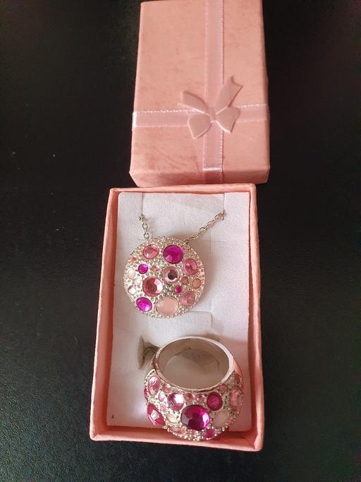 Buy & Sell West Midlands Dudley - Photos for pink necklace & ring gift set NEW