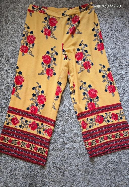 Buy & Sell West Midlands Wolverhampton - Photos for New Look Floral Trousers [16]