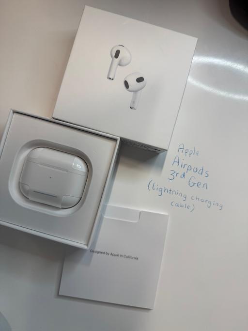 Buy & Sell West Midlands Birmingham - Photos for LIKE NEW APPLE AIRPODS 3rd GEN - LIGHTNING