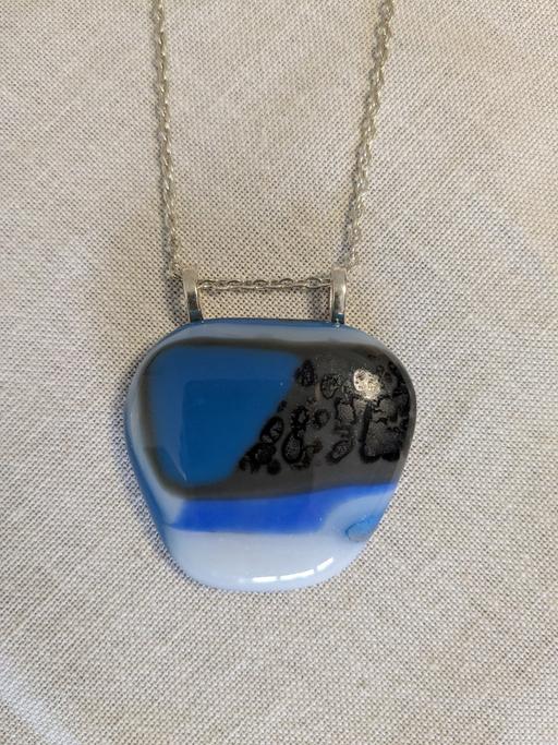 Buy & Sell Essex Epping Forest - Photos for Gorgeous Blue Glass Pendant