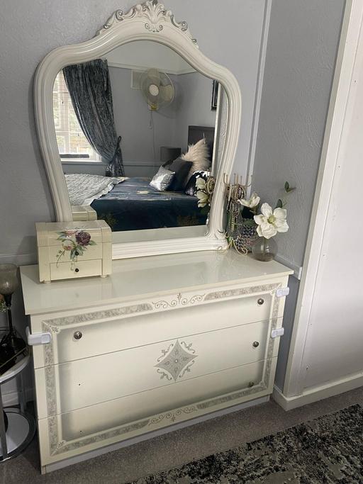 Buy & Sell Derbyshire Derby - Photos for Dressing Table and 2 bedside cabinets