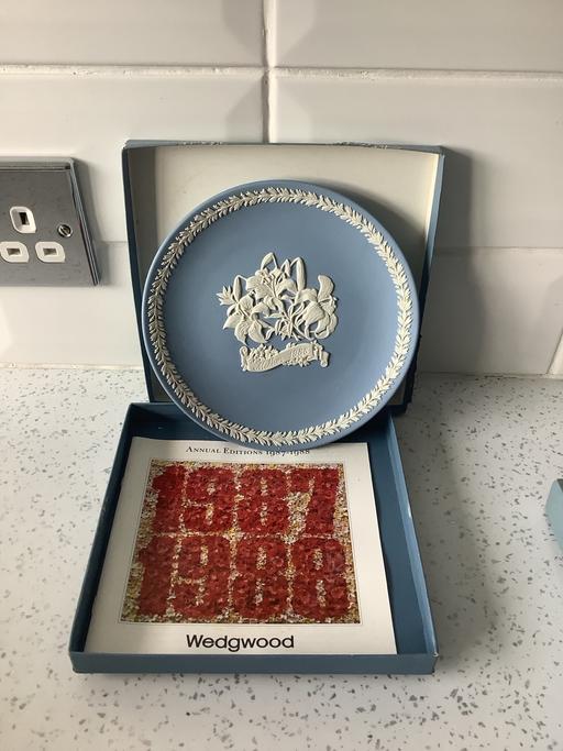 Buy & Sell West Midlands Dudley - Photos for Wedgwood Mother plate 1988