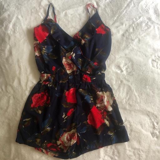 Buy & Sell West Midlands Solihull - Photos for L’Olive Vert Rose print playsuit . Sz 10-12.