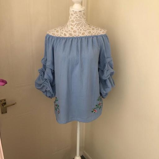 Buy & Sell West Midlands Solihull - Photos for Clara cotton Bardot embroidered blouse.sz M/L