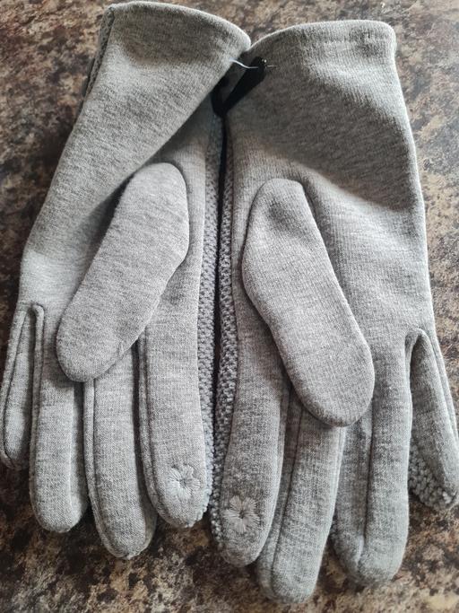 Buy & Sell West Midlands Solihull - Photos for BNWOT ladies grey gloves