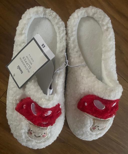 Buy & Sell West Midlands Birmingham - Photos for Ladies/girls slippers size 5/6 or 3/4