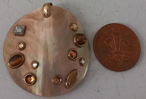 Buy & Sell Thatto Heath Saint Helens - Photos for large mother of pearl and gemstone pendant