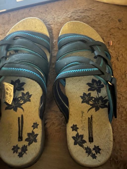 Buy & Sell West Midlands Wolverhampton - Photos for New sandals size 5