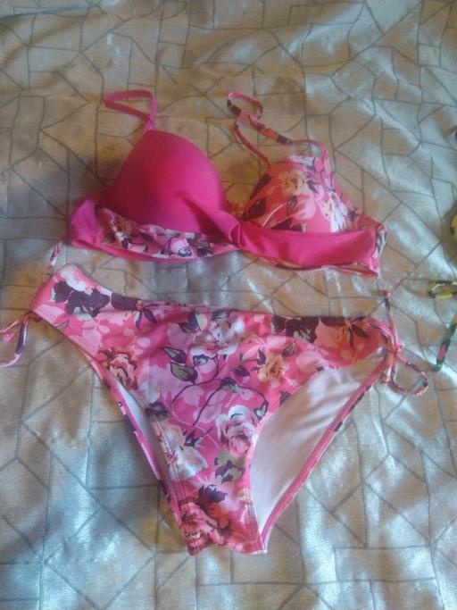 Buy & Sell Kent Sevenoaks - Photos for beautiful floral bikini