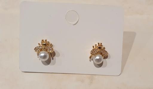 Buy & Sell South West London Fulham Broadway - South West London - Photos for Mini Bee Earring - Gold Colour