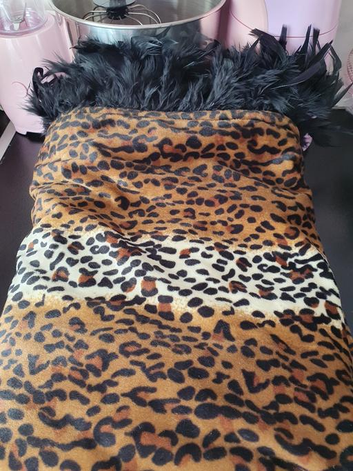 Buy & Sell West Midlands Dudley - Photos for velour animal print feather trim throw