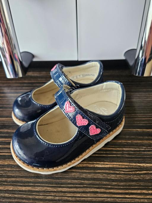Buy & Sell Staffordshire Stoke-on-Trent - Photos for Girls Clarks Shoes size 5