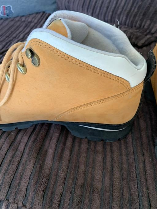 Buy & Sell Surrey Waverley - Photos for Men’s tan timberland boots size Uk 10.5