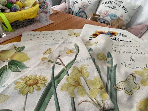 Buy & Sell North Northamptonshire Kettering - NN15 - Photos for 4 spring cushion covers