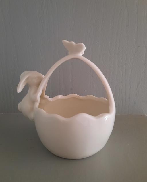 Buy & Sell West Midlands Sandwell - Photos for Ceramic White Posy Basket Rabbit & Butterfly