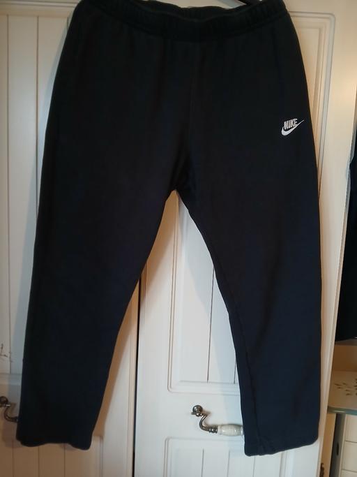 Buy & Sell West Midlands Wolverhampton - Photos for med tracky bottoms loose fit Nike