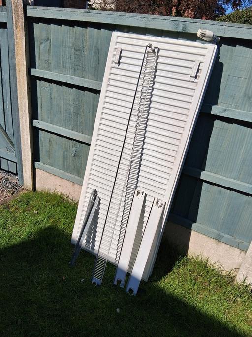 Buy & Sell Staffordshire Lichfield - Photos for 1400mm x 600mm white double radiator