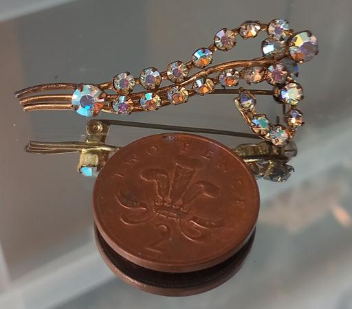Buy & Sell Thatto Heath Saint Helens - Photos for vintage aurora borealis gemstone brooch