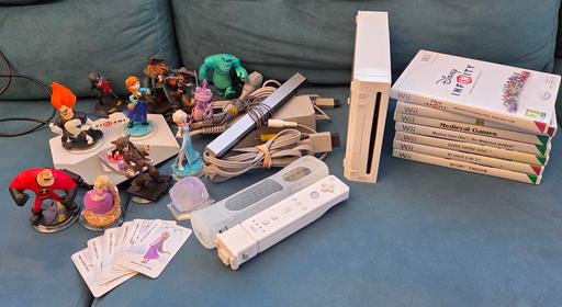 Buy & Sell Staffordshire Newcastle-under-Lyme - Photos for Wii bundle