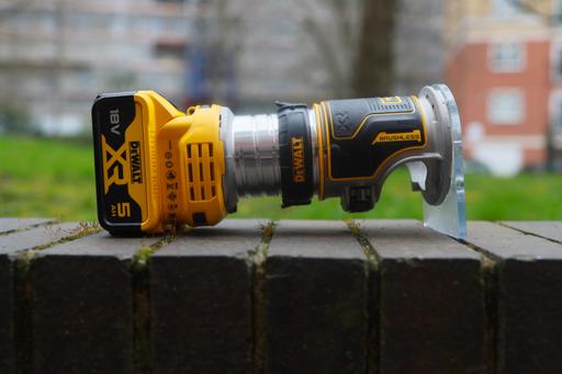 Buy & Sell South East London Croydon - Photos for dewalt router brushless+battery 5ah 18v