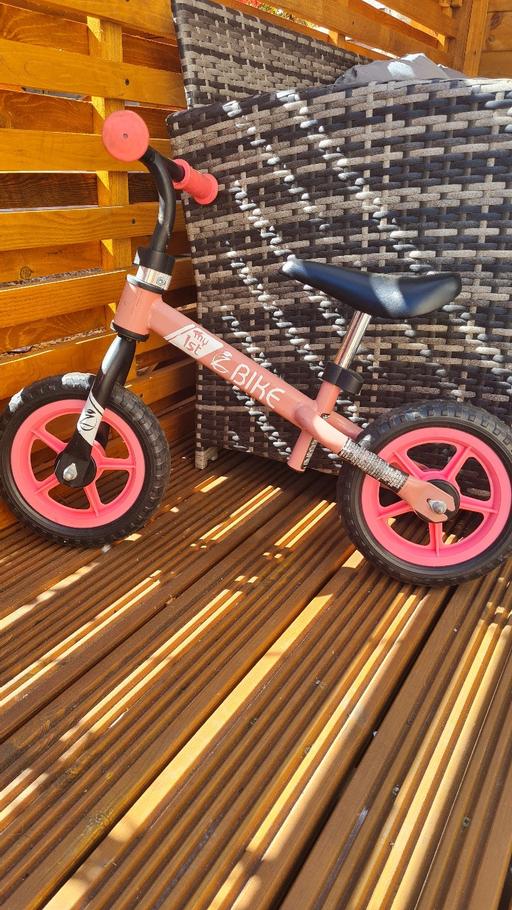 Buy & Sell West Midlands Wolverhampton - Photos for My 1st bike pink