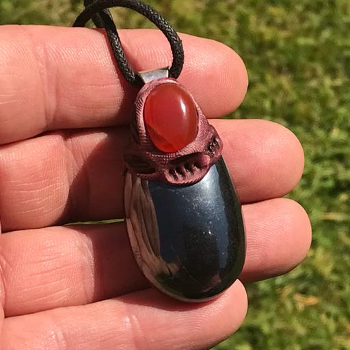 Buy & Sell Staffordshire South Staffordshire - Photos for Hematite and Carnelian Pendant crystals.