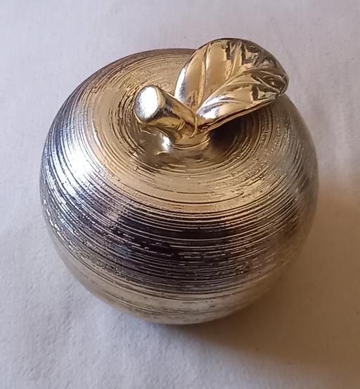 Buy & Sell Worcestershire Redditch - Photos for large decorative apple