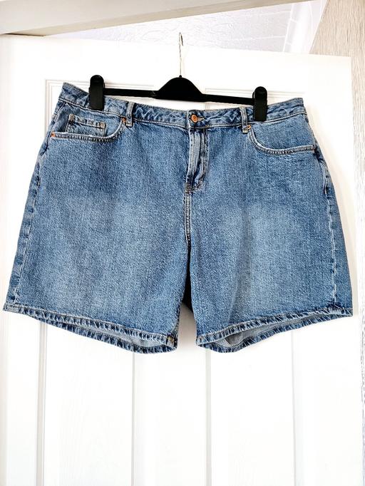 Buy & Sell South Yorkshire Doncaster - Photos for Dorothy Perkins shorts, size 18.