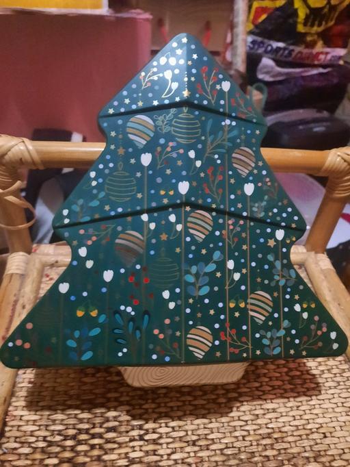 Buy & Sell South East London Woodside - Croydon - Photos for Christmas Tree Tin