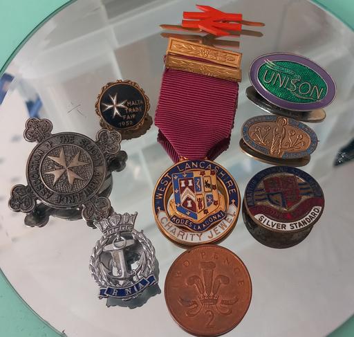 Buy & Sell Thatto Heath Saint Helens - Photos for collection of vintage badges 2