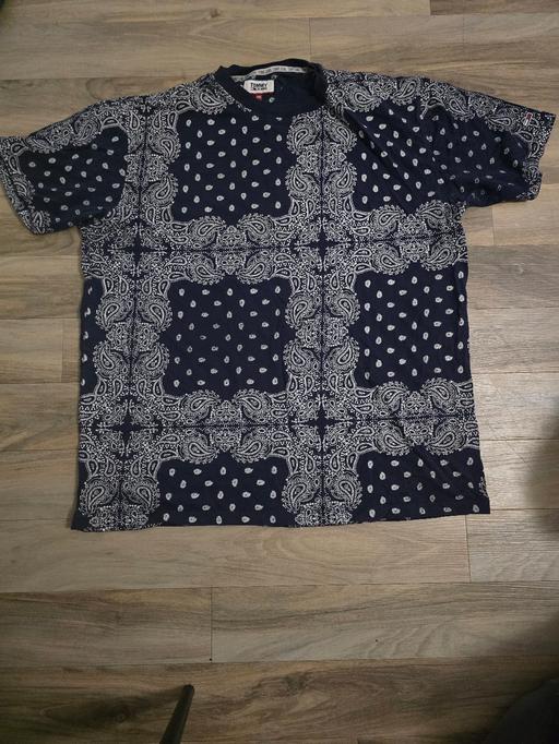 Buy & Sell South East London Lambeth - South East London - Photos for xxl tommy jeans t shirt paisley print