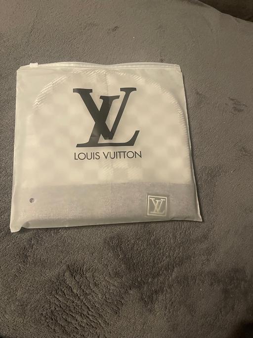 Buy & Sell South West London Wandsworth - Photos for Grey Lv Beanie