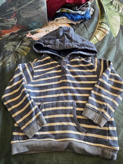 Buy & Sell Hackenthorpe Sheffield - Photos for 3-4 years boys hooded jumper matalan