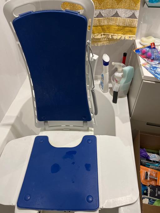 Buy & Sell West Midlands Birmingham - Photos for rise and recliner bath lift