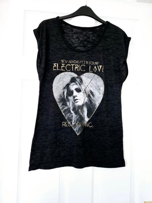 Buy & Sell South Yorkshire Doncaster - Photos for T-shirt, size 10/12.