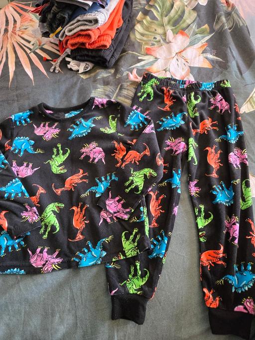 Buy & Sell Hackenthorpe Sheffield - Photos for 3-4 years dinosaur pyjamas primark