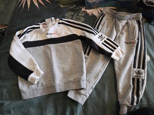 Buy & Sell Handsworth Sheffield - Photos for 3-4 years adidas tracksuit