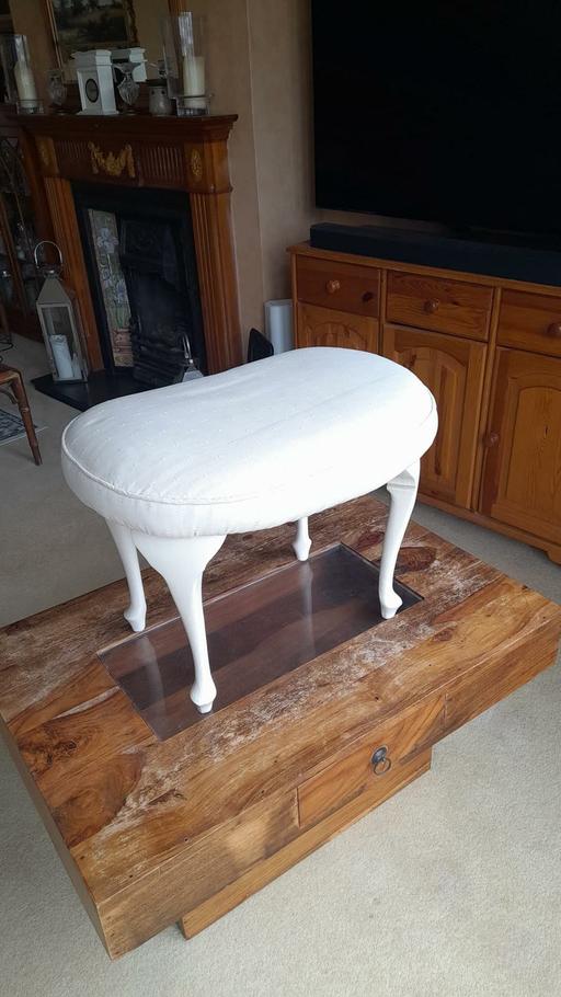 Buy & Sell South East London Shirley - South East London - Photos for CABRIOLE LEG VANITY STALL / FOOT REST.